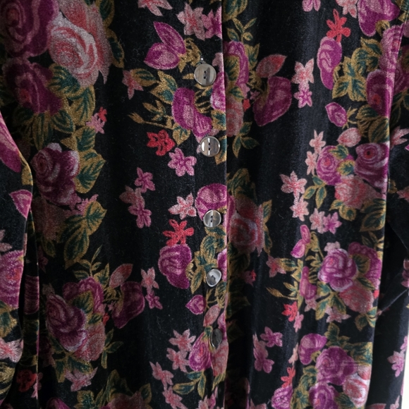 Windridge L Vintage 90s Whimsigoth Dark Romantic Floral Velvet Boyfriend Shirt - Picture 7 of 15